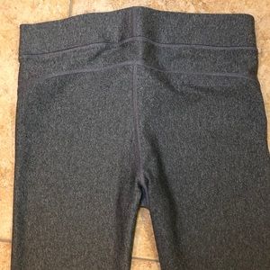 Under Armour compression leggings